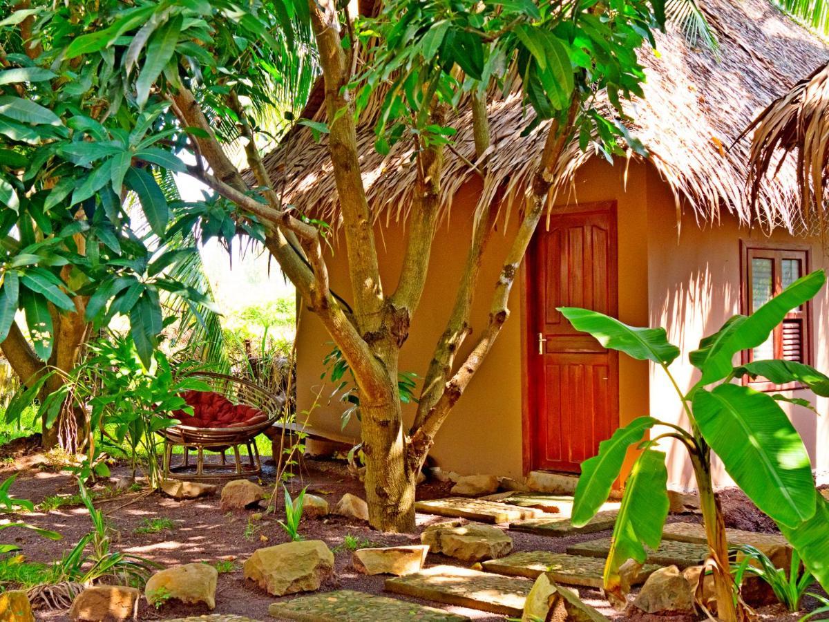 The Plantation Albergue Kampot Exterior foto