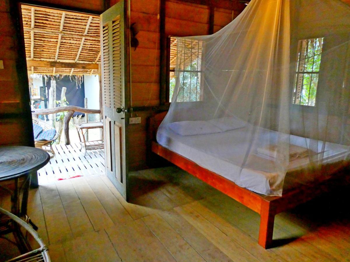 The Plantation Albergue Kampot Exterior foto