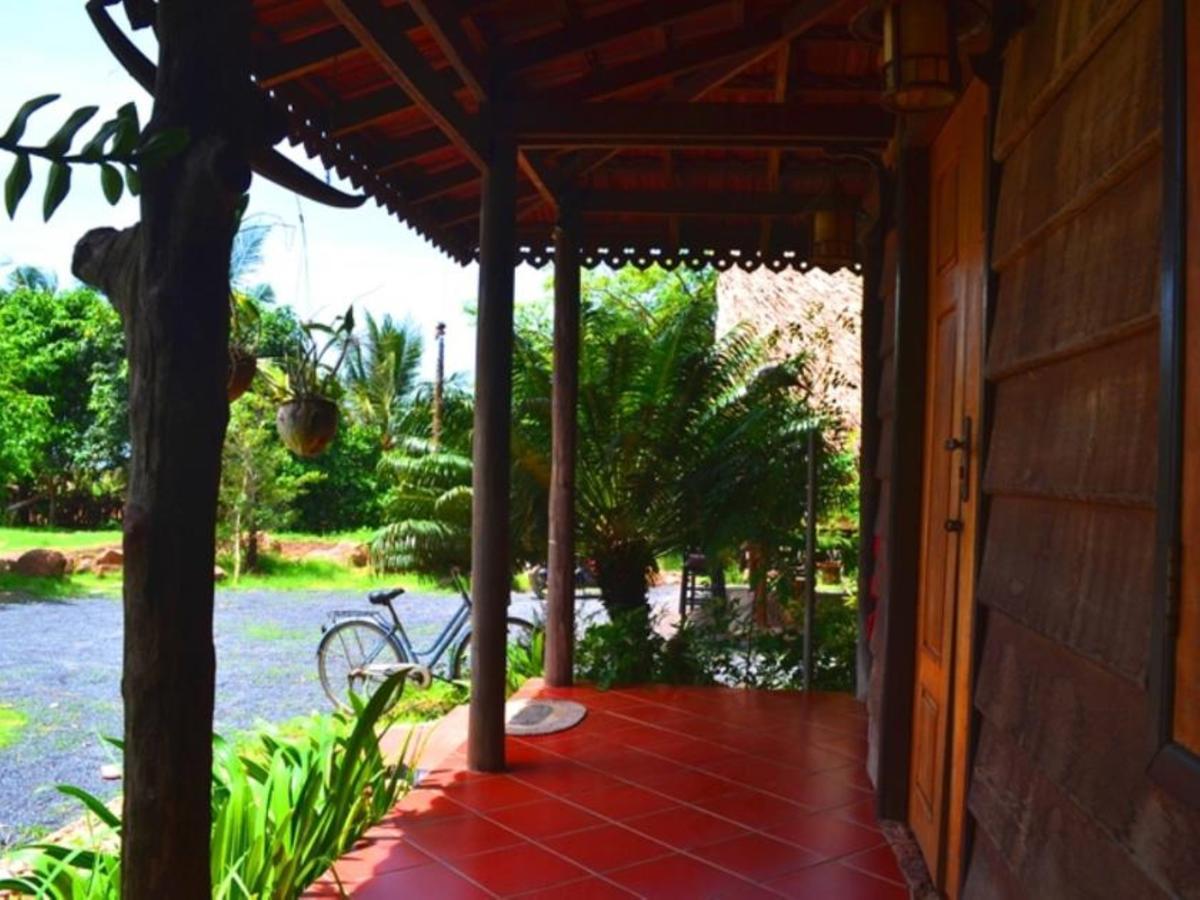 The Plantation Albergue Kampot Exterior foto
