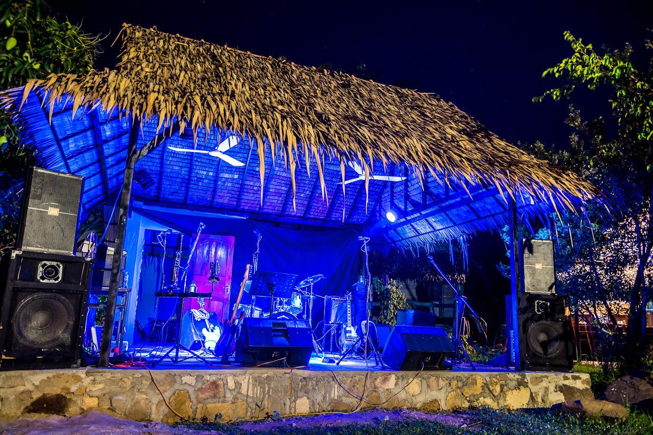 The Plantation Albergue Kampot Exterior foto