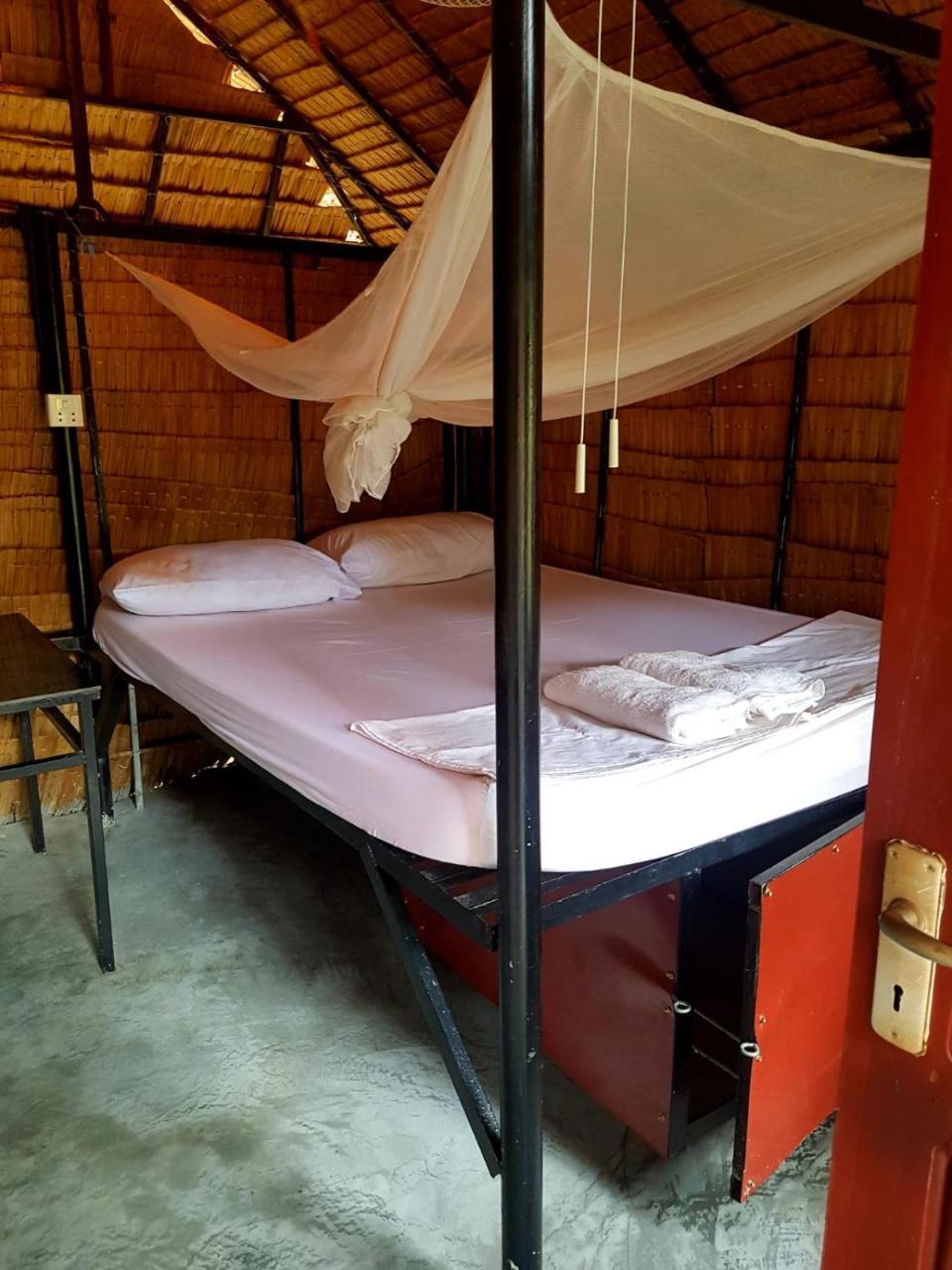 The Plantation Albergue Kampot Exterior foto